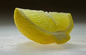 lucidare argento con succo di limone